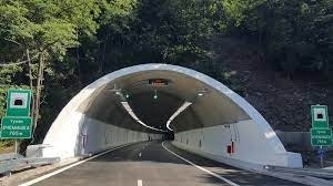За ремонт се ограничава движението в тръбата за София на тунел „Ечемишка“ на АМ „Хемус“